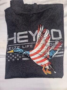 Heybo Men's Long Sleeve Dark Gray Graphic Shirt with American Flag Duck